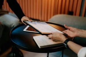 How to Create a Comprehensive Resume That Stands Out